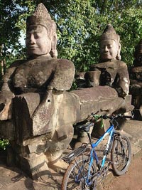 Camboja - Pedalando nas ruínas