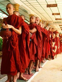 Mianmar - Monges de Bago