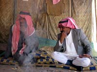 Amigos beduínos em Wadi Rum