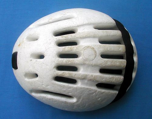 O antigo capacete de isopor. Crédito: Walter Magalhães