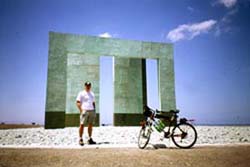 Monolito ao Trópico de Capricórnio, próximo a La Portada