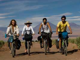 Caminho para os Ojos del Salar