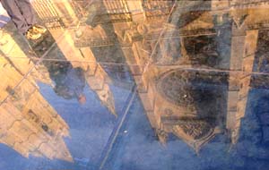 Reflexo da Catedral de Léon. Léon