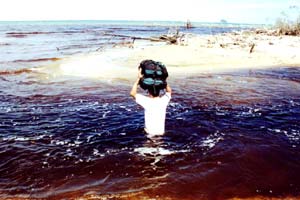 Atravessando o canal no Parque Nacional da Ilha do Superagüi